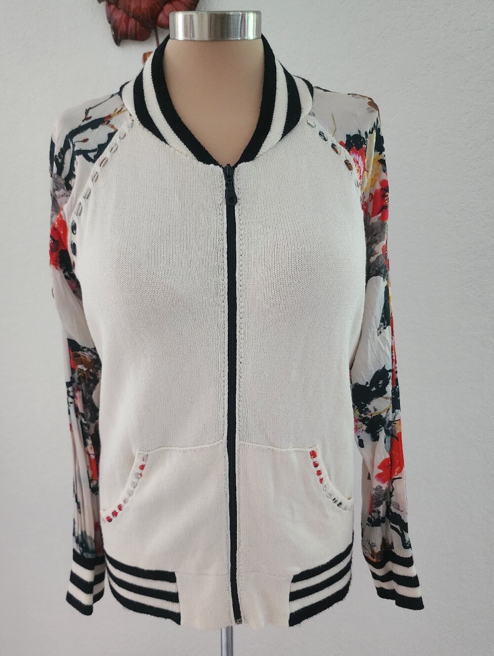 ELARIS | Women's Cream Jacket with Floral Sleeves